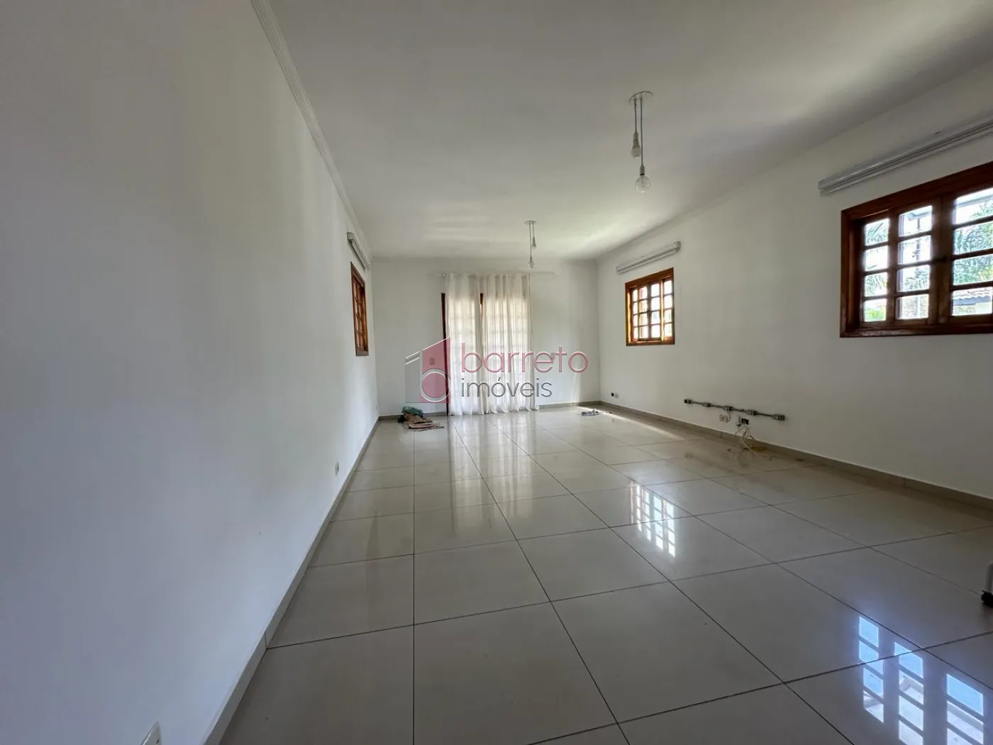 CASA TÉRREA PARA VENDA E LOCAÇÃO NO CONDOMÍNIO RESIDENCIAL DOS LAGOS – ITUPEVA/SP