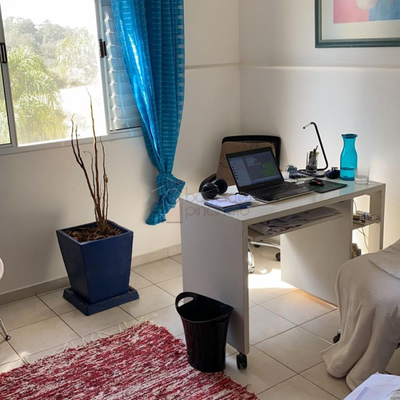 CASA SOBRADO COM 04 SUÍTES À VENDA NO CONDOMÍNIO VILLAGE MORRO ALTO – ITUPEVA/SP