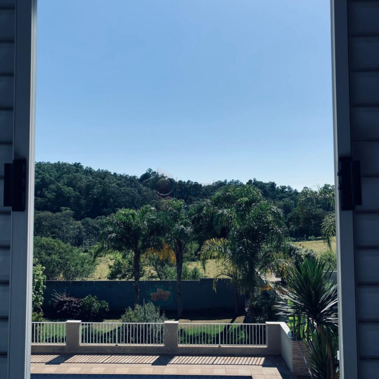 CASA SOBRADO COM 04 SUÍTES À VENDA NO CONDOMÍNIO VILLAGE MORRO ALTO – ITUPEVA/SP