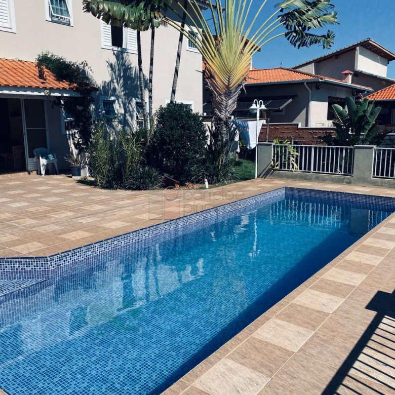 CASA SOBRADO COM 04 SUÍTES À VENDA NO CONDOMÍNIO VILLAGE MORRO ALTO – ITUPEVA/SP