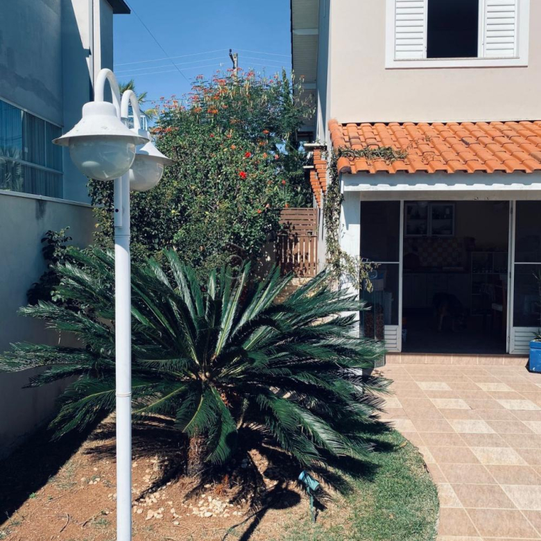CASA SOBRADO COM 04 SUÍTES À VENDA NO CONDOMÍNIO VILLAGE MORRO ALTO – ITUPEVA/SP