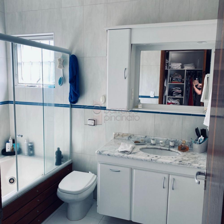 CASA SOBRADO COM 04 SUÍTES À VENDA NO CONDOMÍNIO VILLAGE MORRO ALTO – ITUPEVA/SP