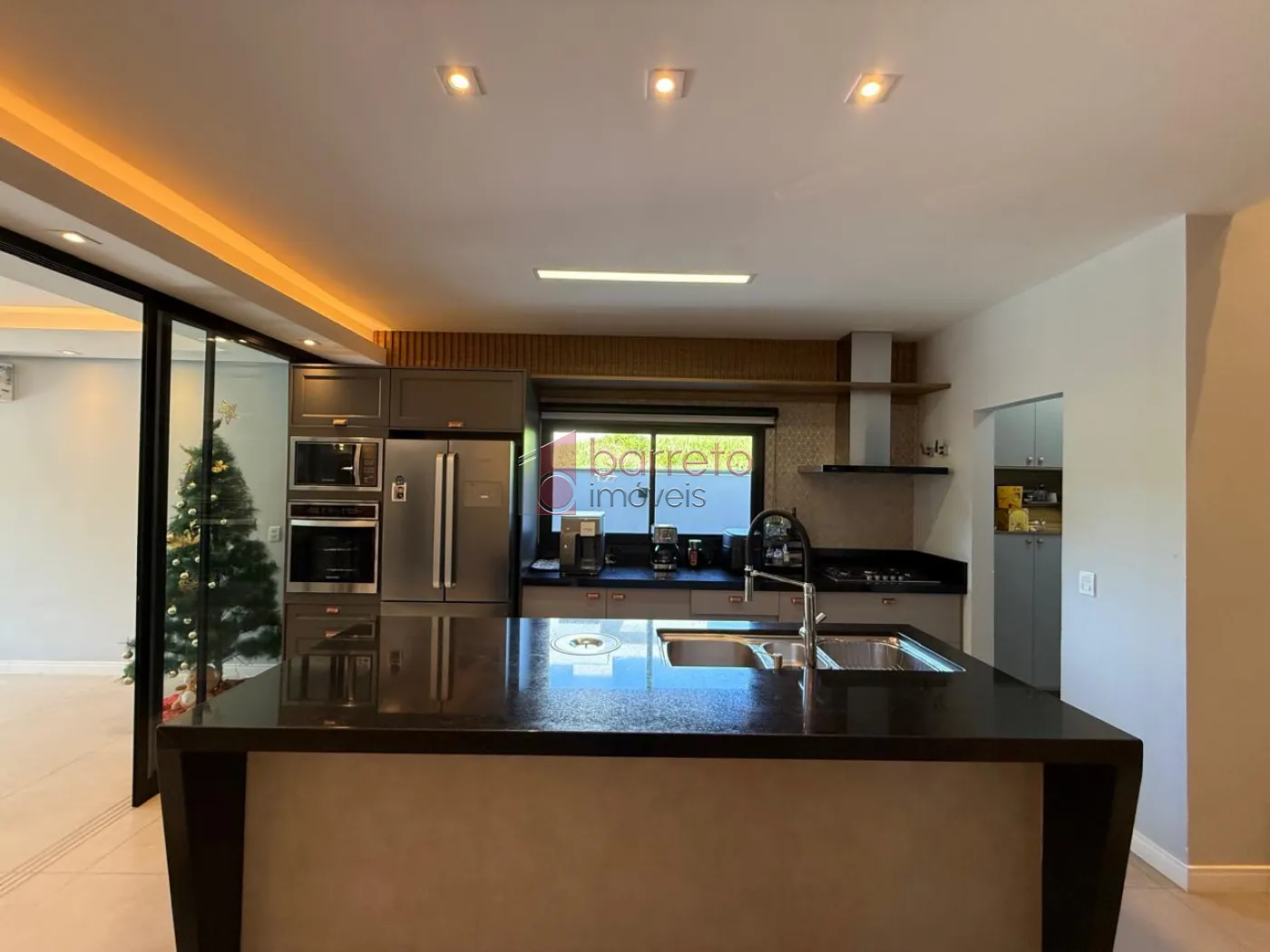 CASA TÉRREA DE ALTO PADRÃO COM 03 SUÍTES À VENDA NO CONDOMÍNIO TERRAS DA ALVORADA – JUNDIAÍ/SP