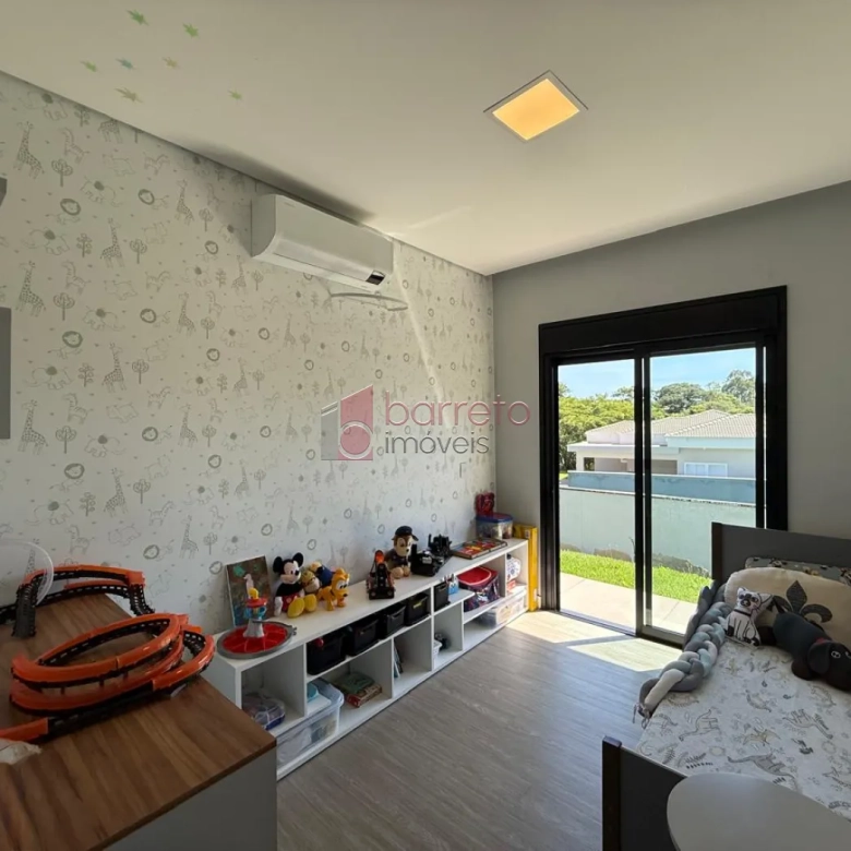 CASA TÉRREA DE ALTO PADRÃO COM 03 SUÍTES À VENDA NO CONDOMÍNIO TERRAS DA ALVORADA – JUNDIAÍ/SP