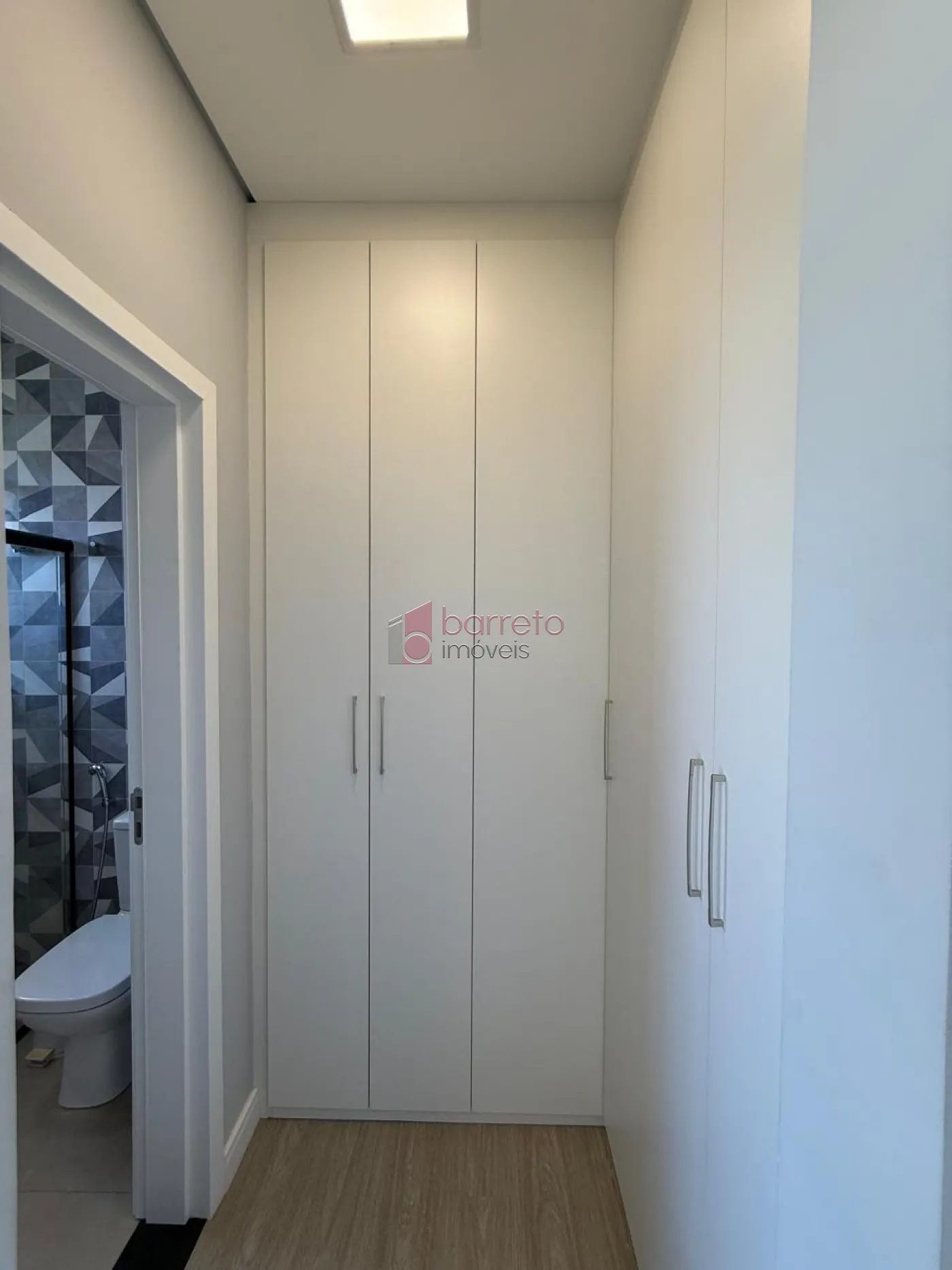 CASA TÉRREA DE ALTO PADRÃO COM 03 SUÍTES À VENDA NO CONDOMÍNIO TERRAS DA ALVORADA – JUNDIAÍ/SP