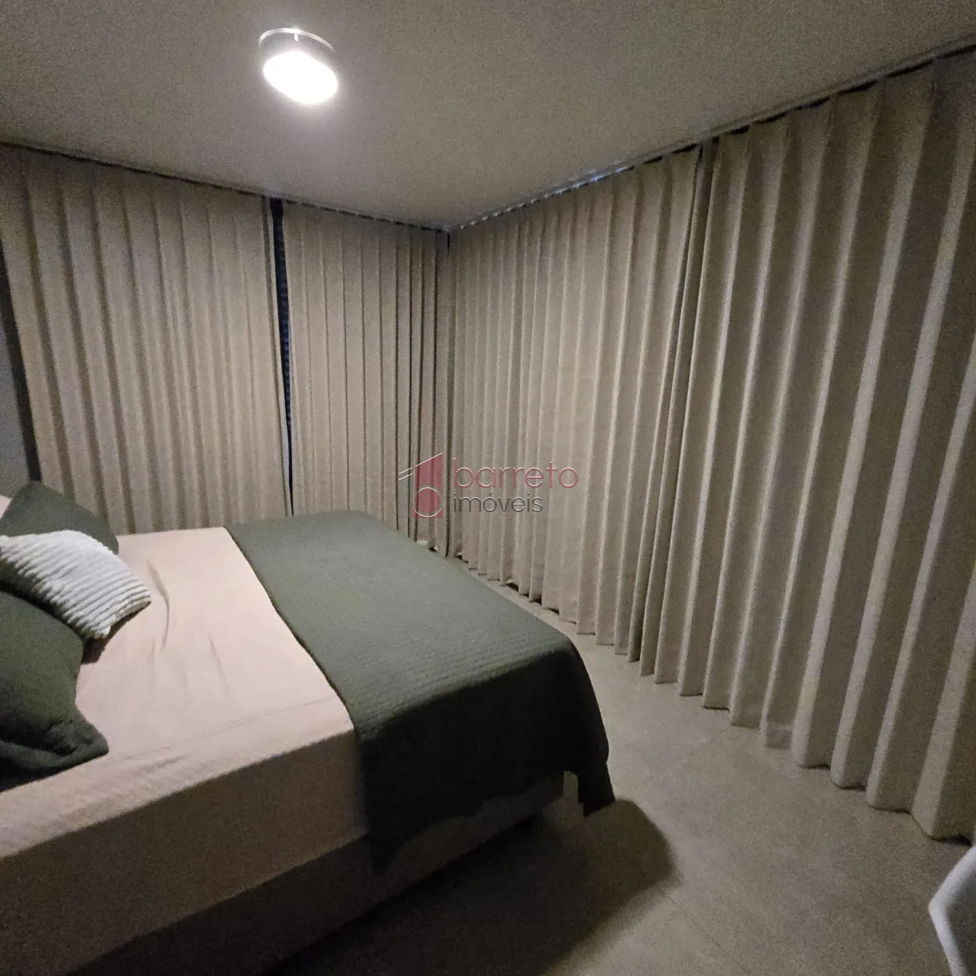 SOBRADO À VENDA – 5 QUARTOS – CONDOMÍNIO SERRAZUL II – ITUPEVA/SP