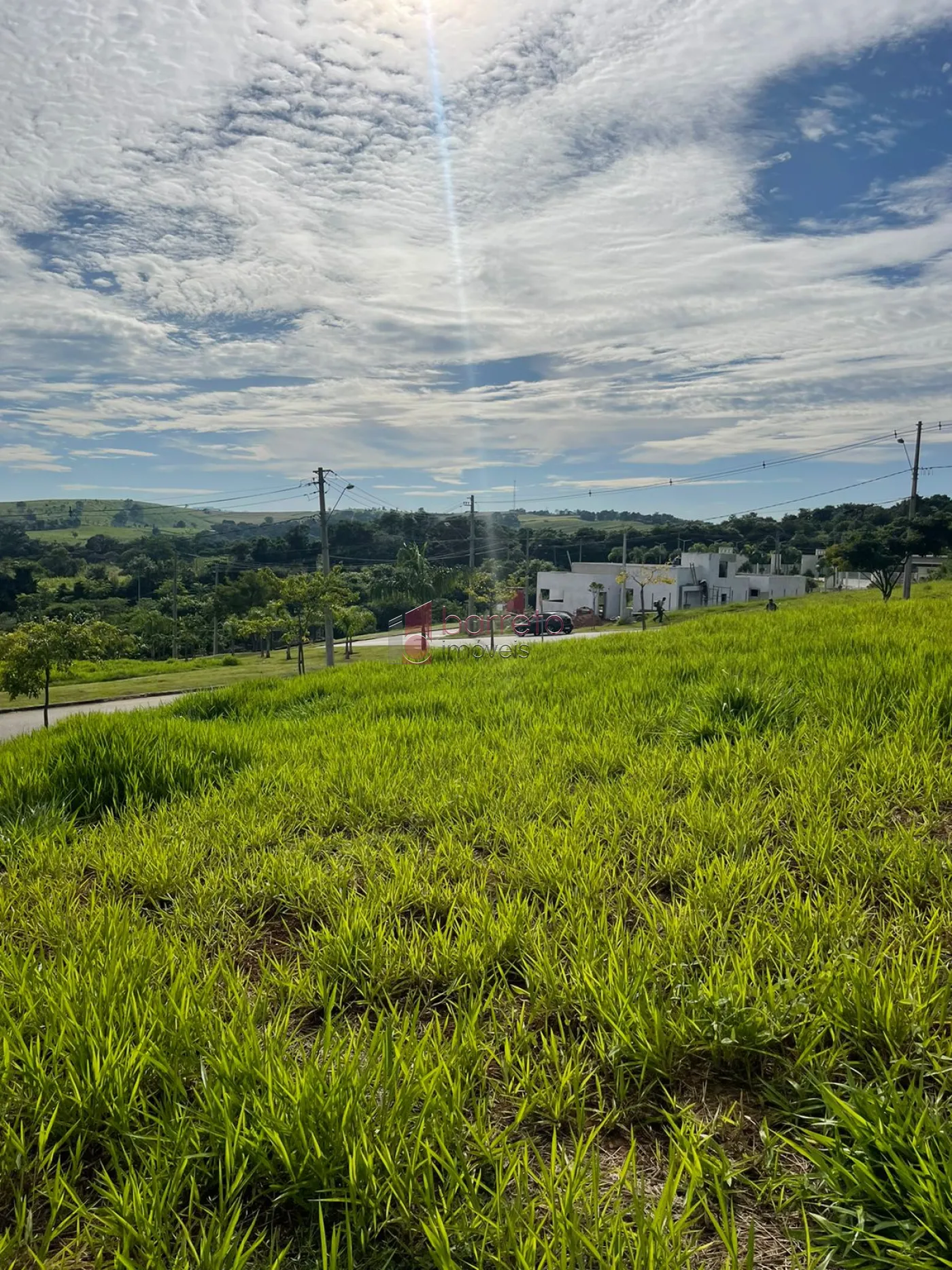 TERRENO À VENDA NO CONDOMÍNIO RESERVA SANTA MÔNICA – ITUPEVA/SP