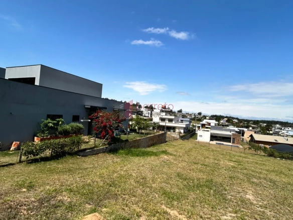 TERRENO À VENDA NO CONDOMÍNIO COLINAS DE INHANDJARA EM ITUPEVA/SP