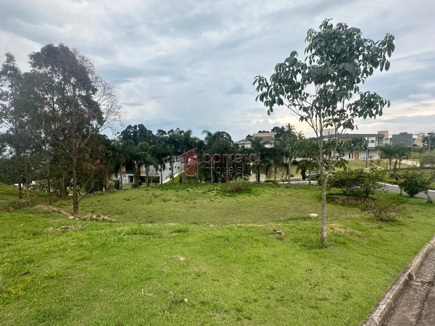 TERRENO PARA VENDA NO CONDOMÍNIO COLINAS DE INHANDJARA – ITUPEVA/SP