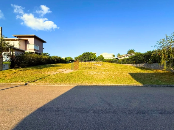 TERRENO PLANO PARA VENDA NO CONDOMÍNIO COLINAS DE INHANDJARA – ITUPEVA/SP