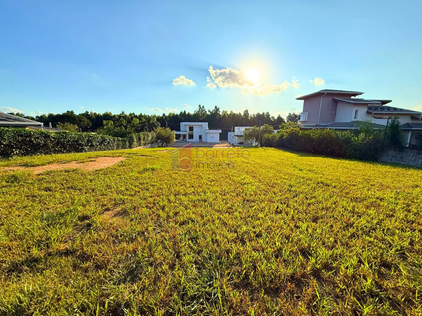 TERRENO PLANO PARA VENDA NO CONDOMÍNIO COLINAS DE INHANDJARA – ITUPEVA/SP