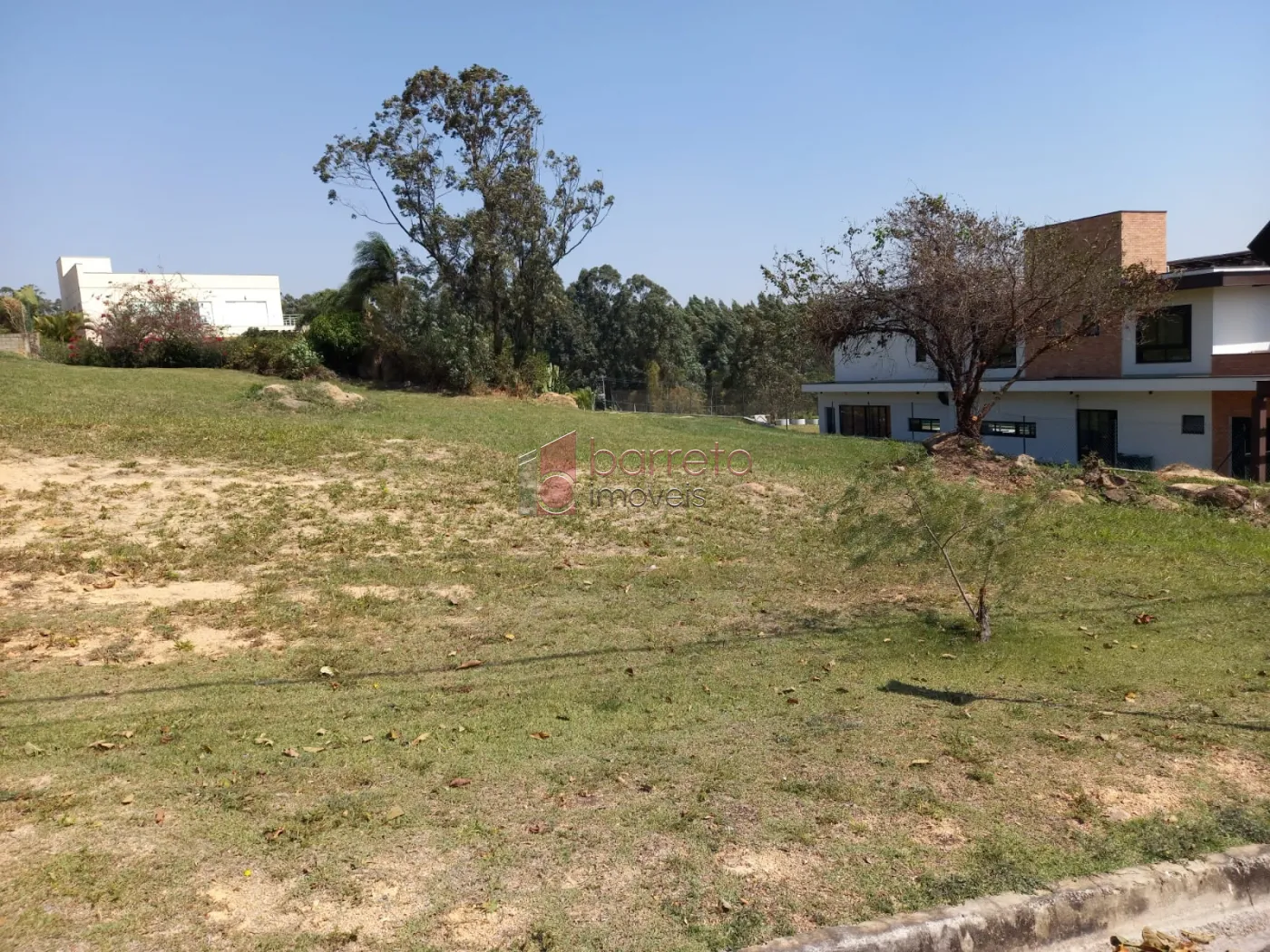 TERRENO PARA VENDA NO CONDOMÍNIO COLINAS DE INHANDJARA – ITUPEVA/SP