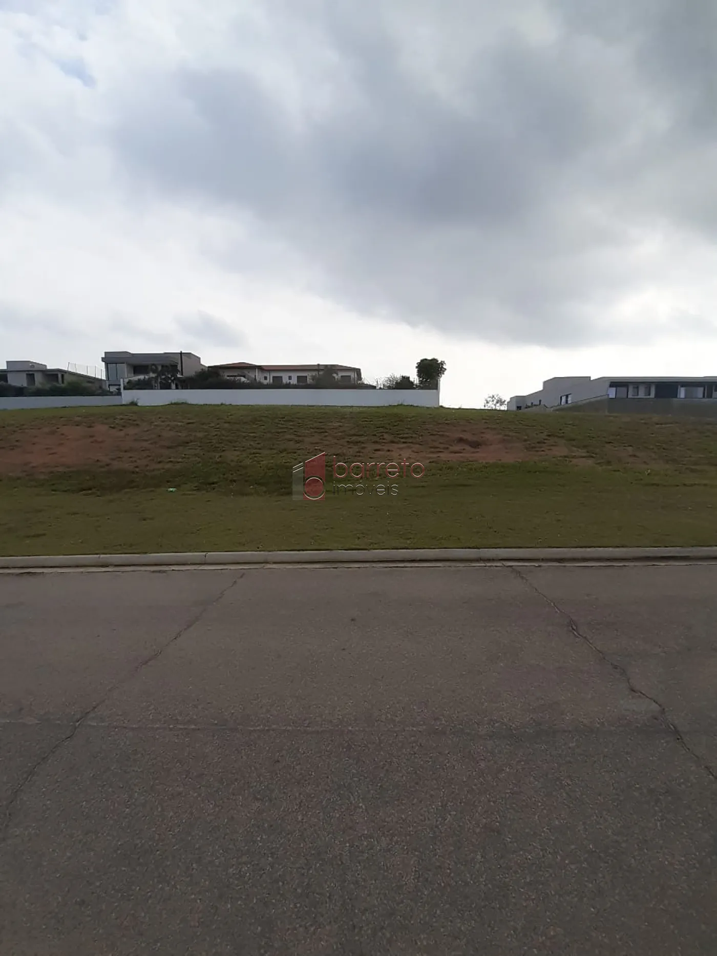 TERRENO PLANO À VENDA NO CONDOMÍNIO FAZENDA SERRA AZUL II EM ITUPEVA/SP
