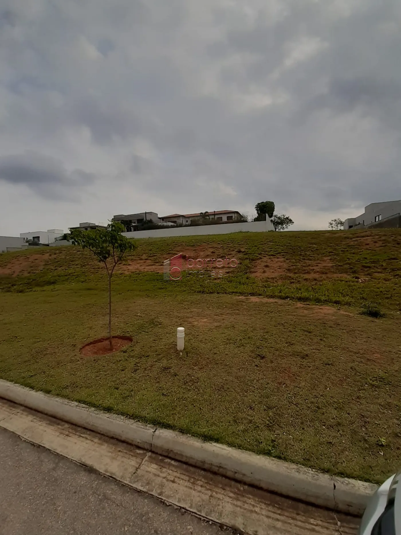 TERRENO PLANO À VENDA NO CONDOMÍNIO FAZENDA SERRA AZUL II EM ITUPEVA/SP
