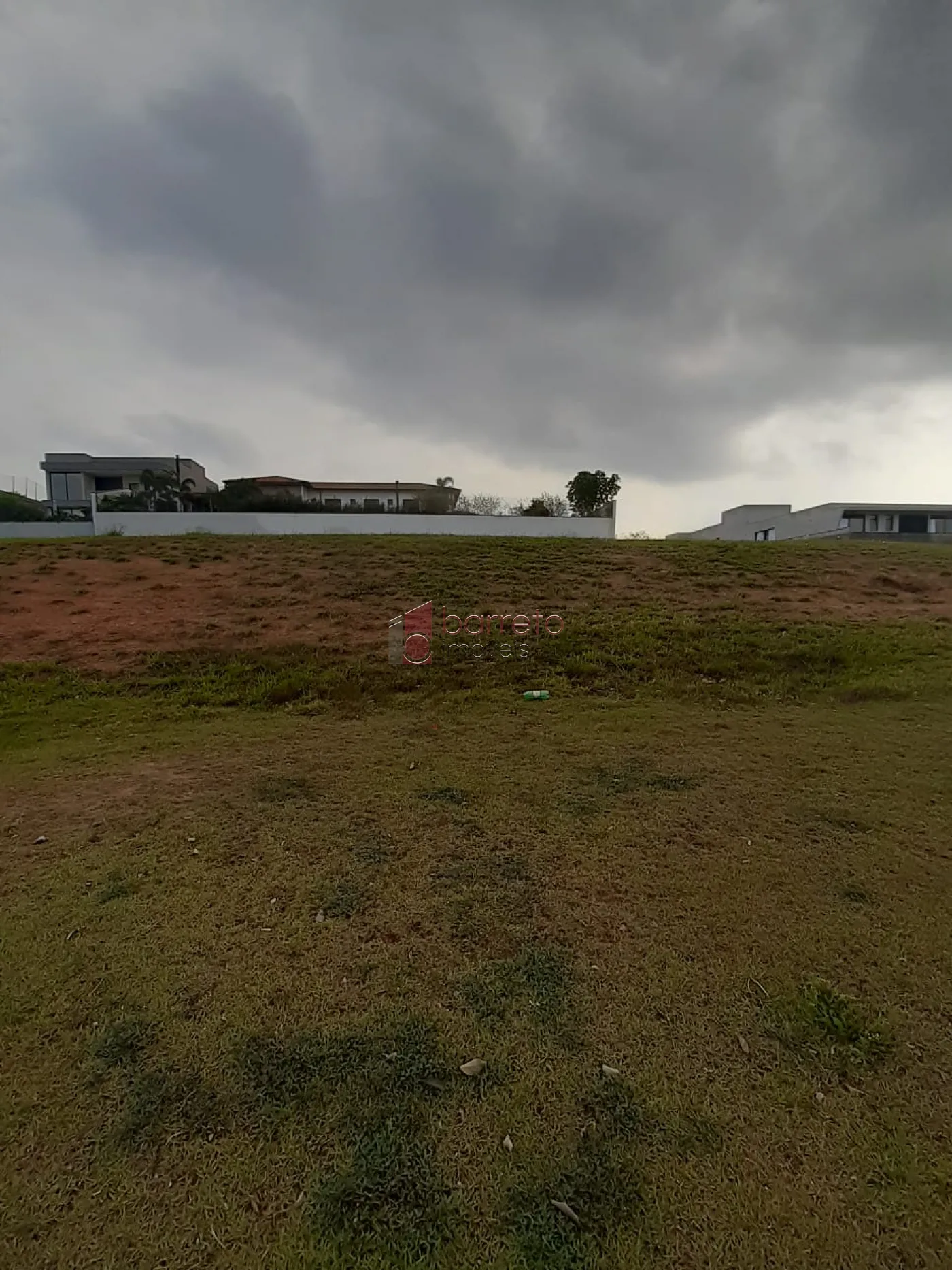 TERRENO PLANO À VENDA NO CONDOMÍNIO FAZENDA SERRA AZUL II EM ITUPEVA/SP