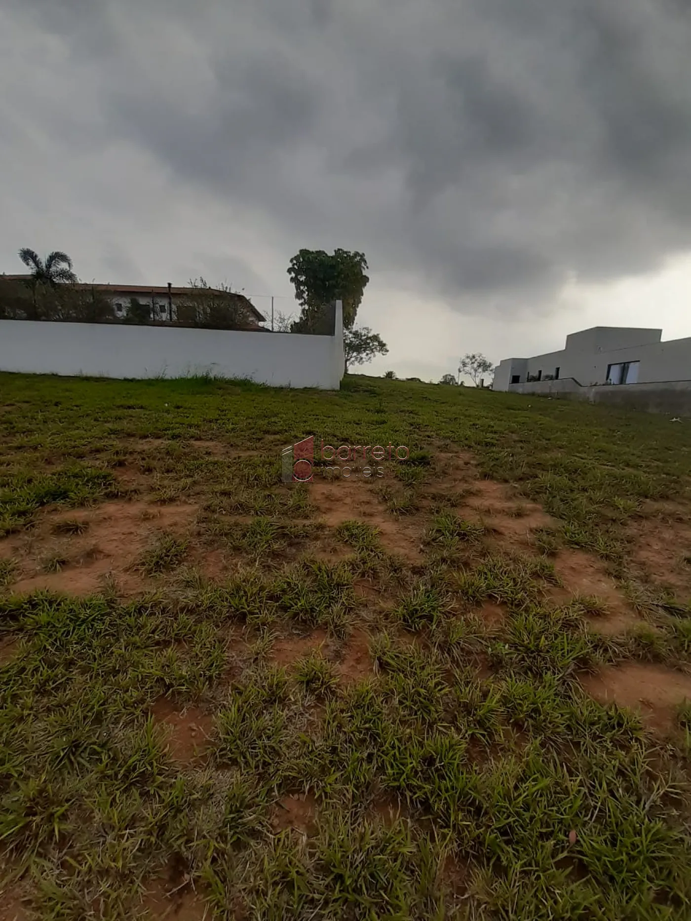 TERRENO PLANO À VENDA NO CONDOMÍNIO FAZENDA SERRA AZUL II EM ITUPEVA/SP
