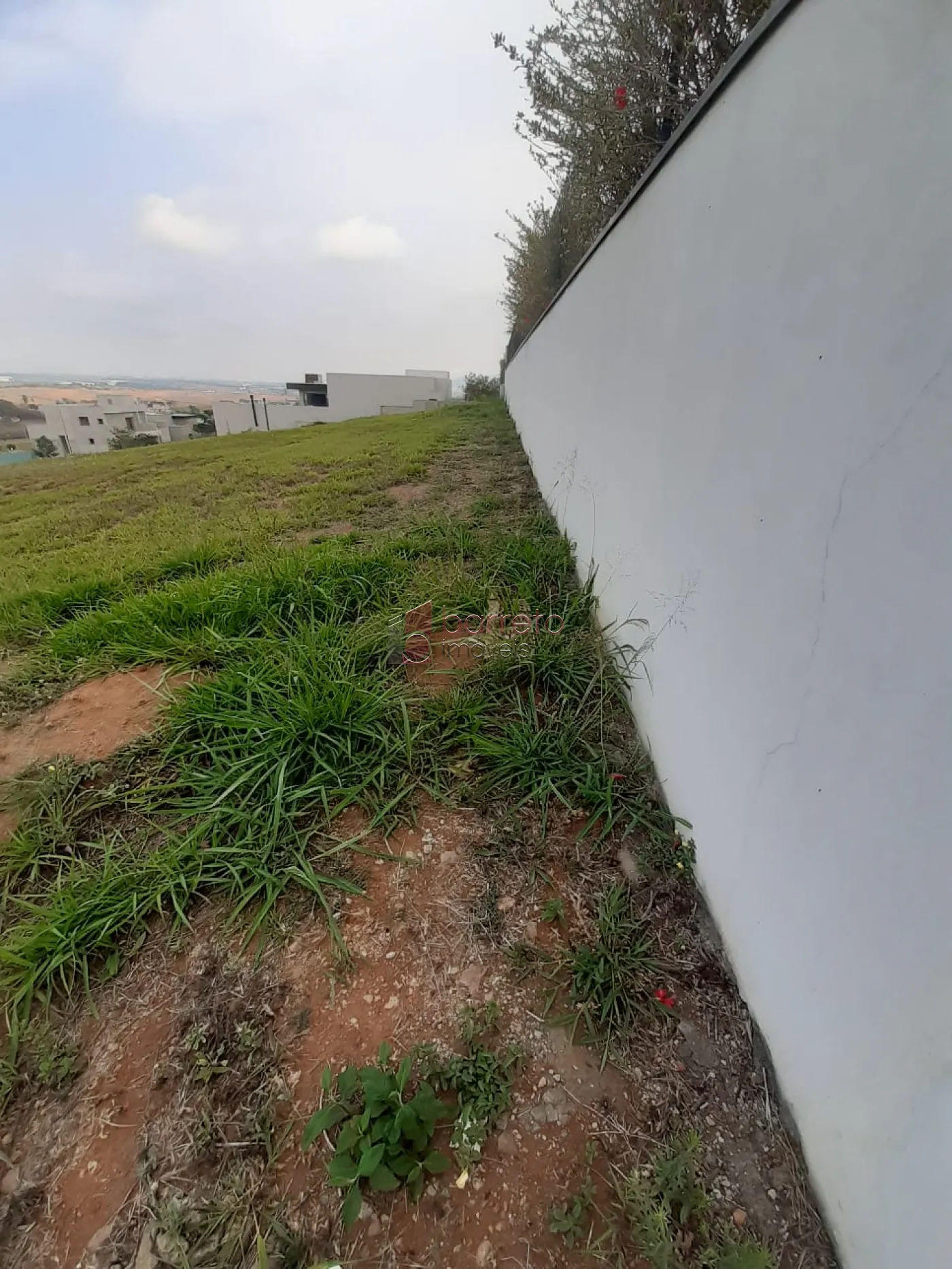 TERRENO PLANO À VENDA NO CONDOMÍNIO FAZENDA SERRA AZUL II EM ITUPEVA/SP