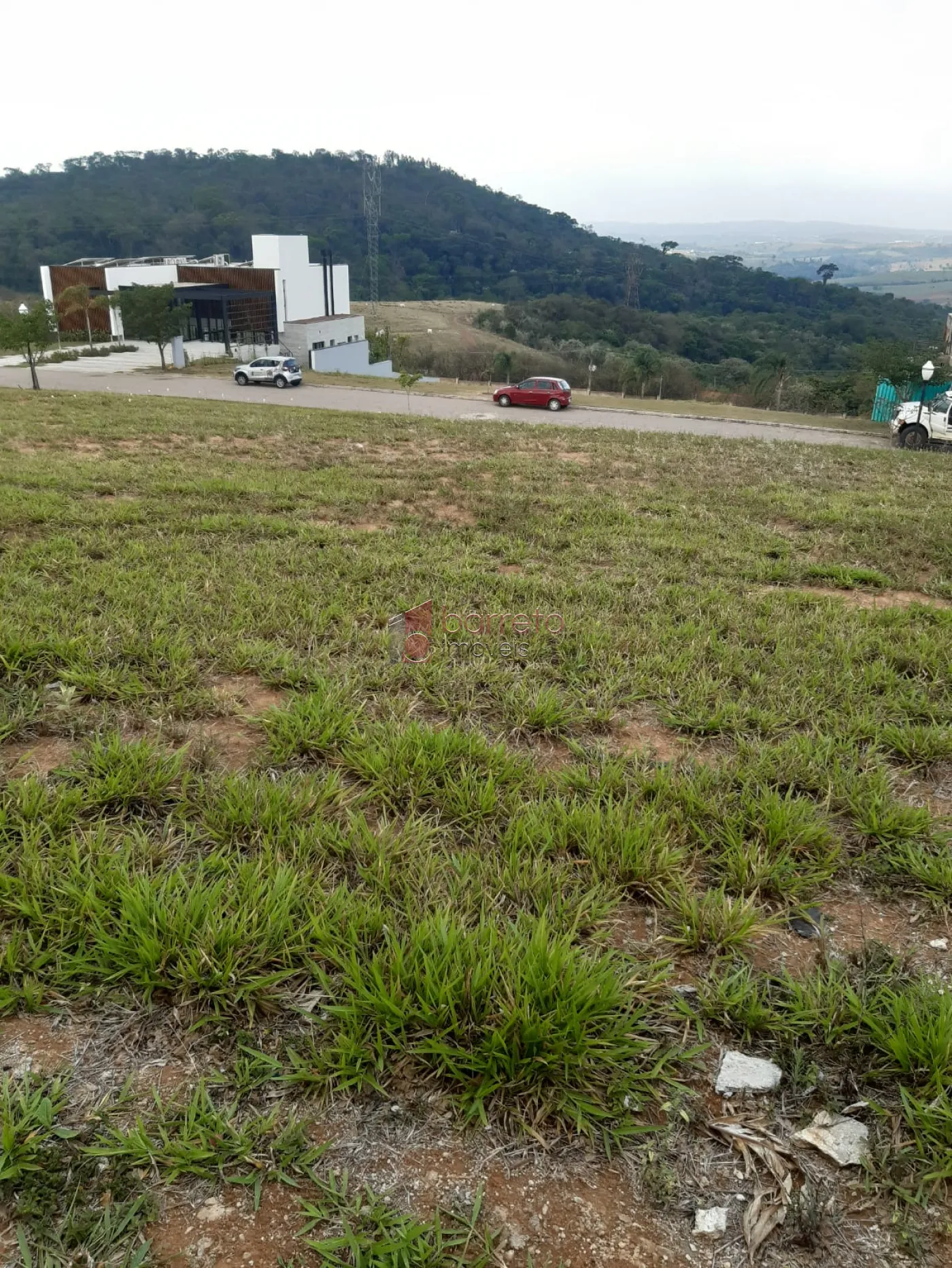 TERRENO PLANO À VENDA NO CONDOMÍNIO FAZENDA SERRA AZUL II EM ITUPEVA/SP