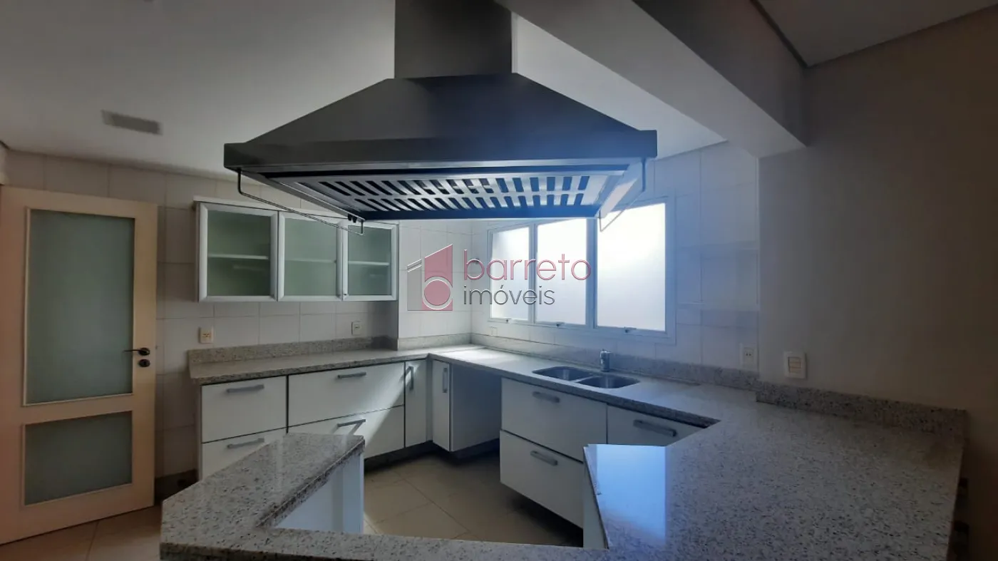 COBERTURA ESTILO DUPLEX PARA VENDA E LOCAÇÃO NO CONDOMÍNIO MAISON CLASSIC – JUNDIAÍ/SP