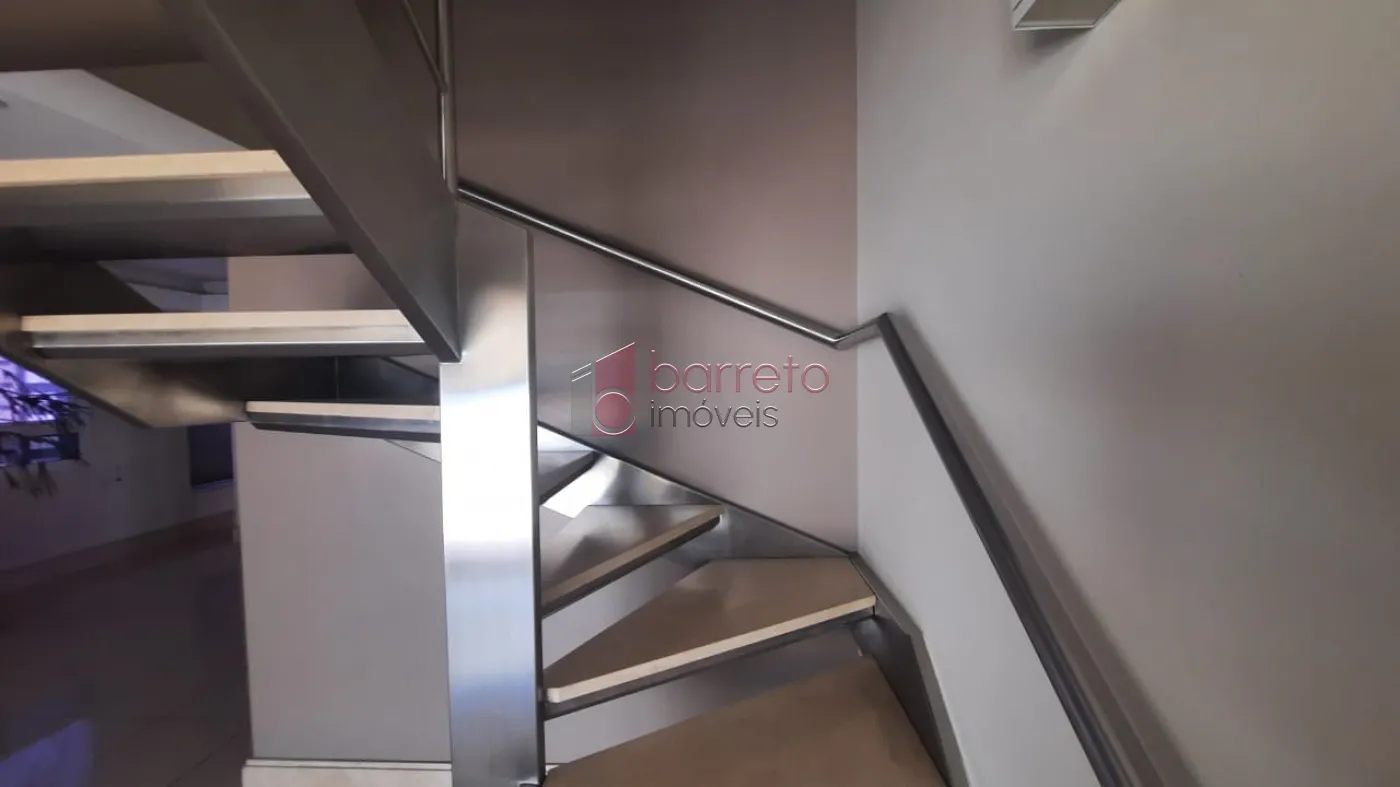 COBERTURA ESTILO DUPLEX PARA VENDA E LOCAÇÃO NO CONDOMÍNIO MAISON CLASSIC – JUNDIAÍ/SP