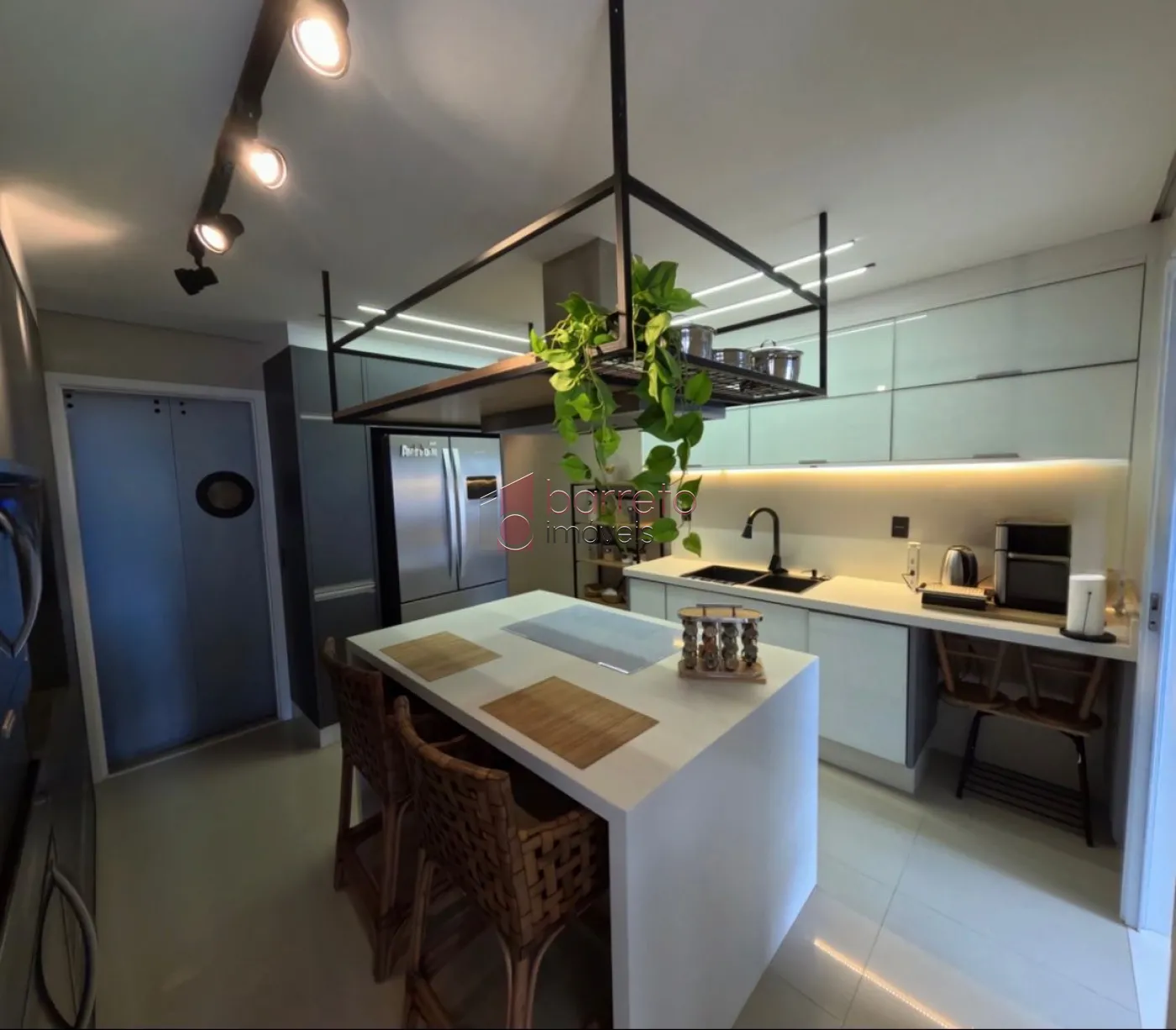 APARTAMENTO À VENDA NO CONDOMÍNIO ALTA VISTA EM JUNDIAÍ/SP