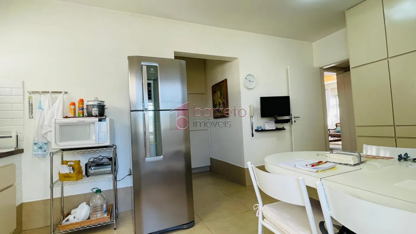 APARTAMENTO À VENDA NO EDÍFICIO BARONEZA NO CENTRO DE JUNDIAÍ/SP