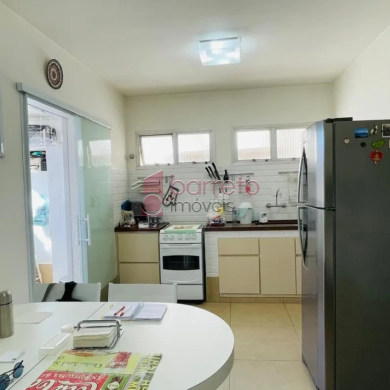 APARTAMENTO À VENDA NO EDÍFICIO BARONEZA NO CENTRO DE JUNDIAÍ/SP