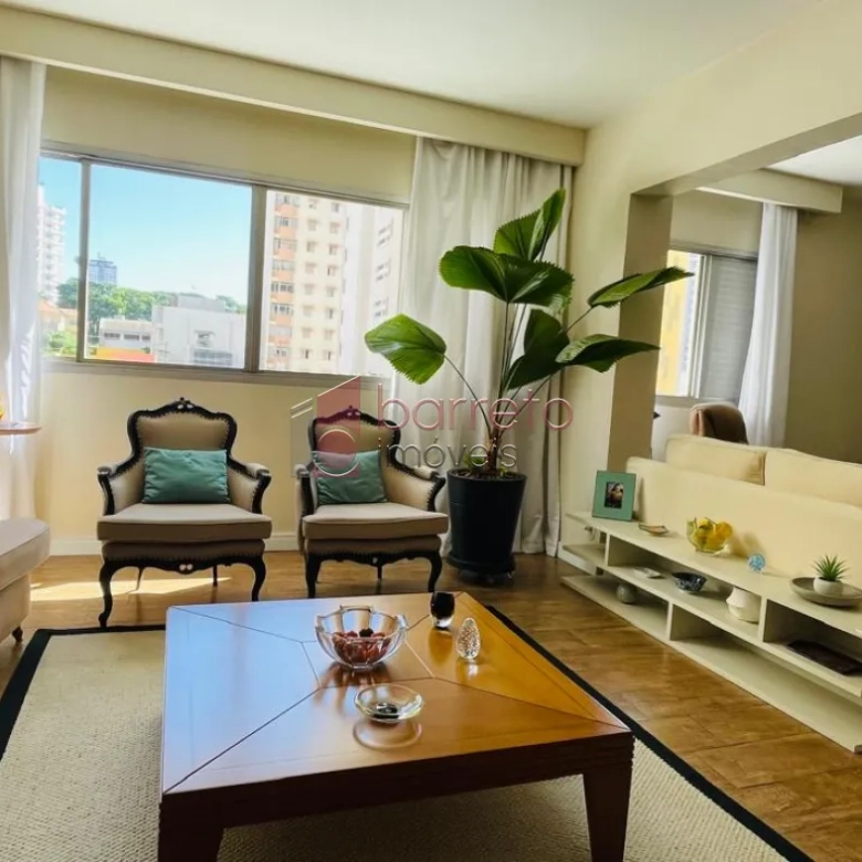 APARTAMENTO À VENDA NO EDÍFICIO BARONEZA NO CENTRO DE JUNDIAÍ/SP