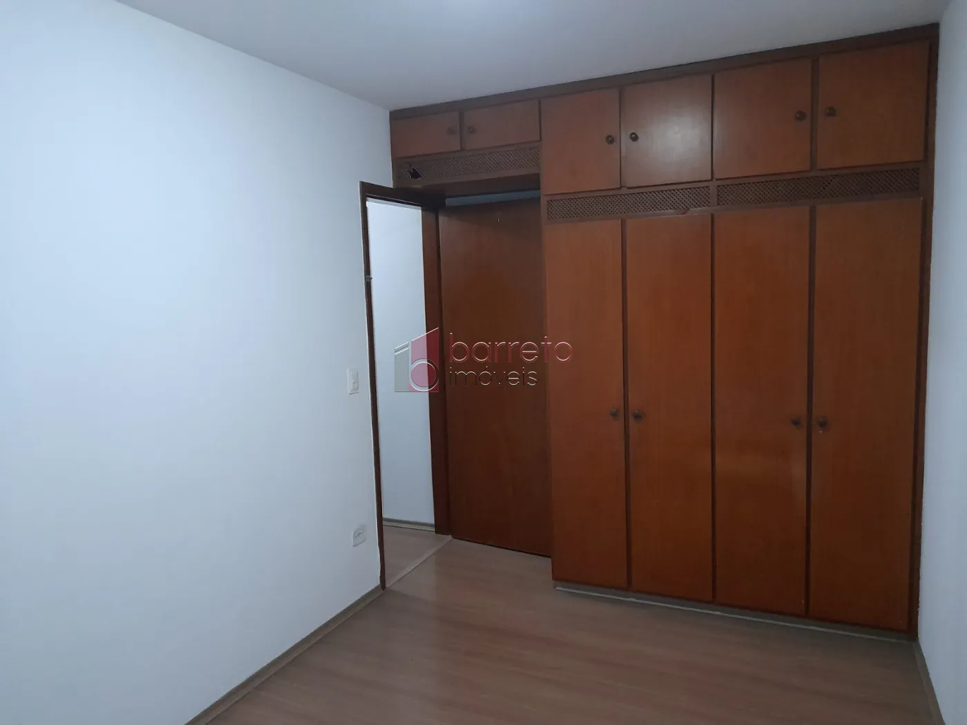 APARTAMENTO COM 03 QUARTOS À VENDA NO EDIFÍCIO JARDIM FIGUEIRAS NO CENTRO DE JUNDIAÍ/SP