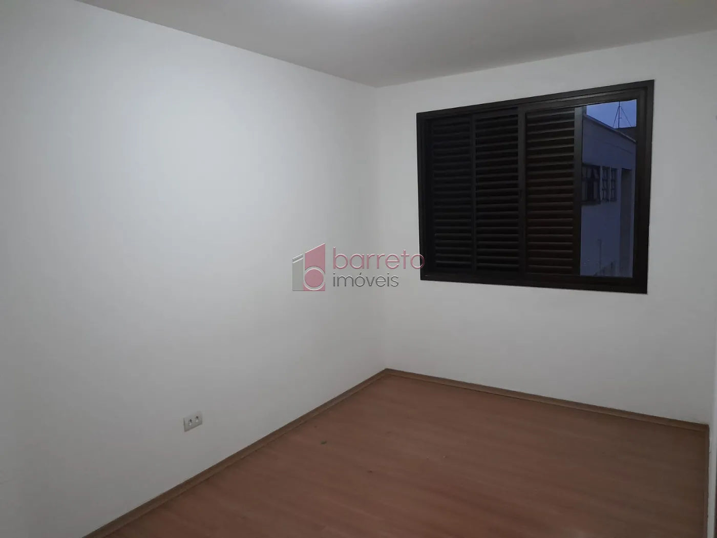 APARTAMENTO COM 03 QUARTOS À VENDA NO EDIFÍCIO JARDIM FIGUEIRAS NO CENTRO DE JUNDIAÍ/SP