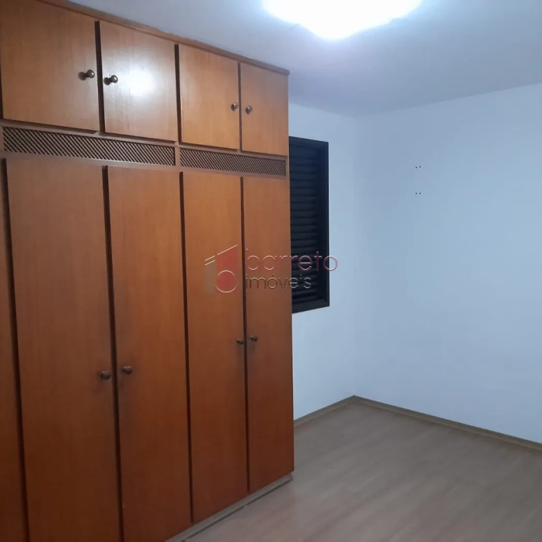 APARTAMENTO COM 03 QUARTOS À VENDA NO EDIFÍCIO JARDIM FIGUEIRAS NO CENTRO DE JUNDIAÍ/SP