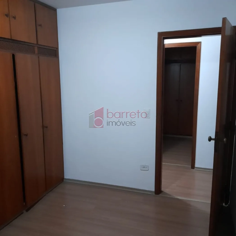 APARTAMENTO COM 03 QUARTOS À VENDA NO EDIFÍCIO JARDIM FIGUEIRAS NO CENTRO DE JUNDIAÍ/SP