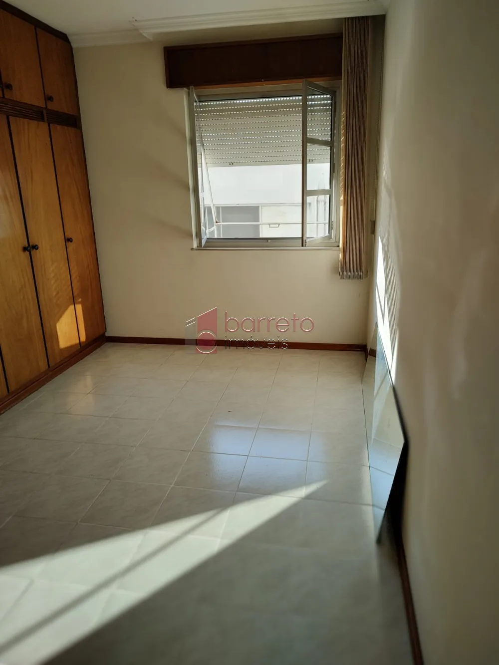 APARTAMENTO À VENDA NO EDIFÍCIO MARECHAL DEODORO NO CENTRO DE JUNDIAÍ/SP