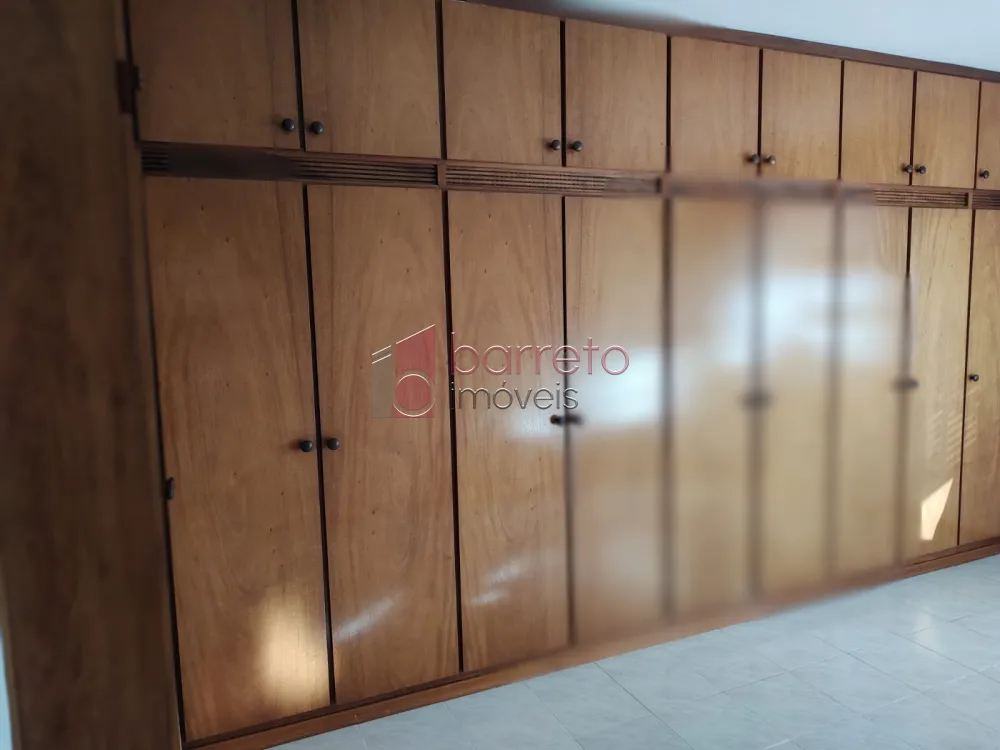 APARTAMENTO À VENDA NO EDIFÍCIO MARECHAL DEODORO NO CENTRO DE JUNDIAÍ/SP