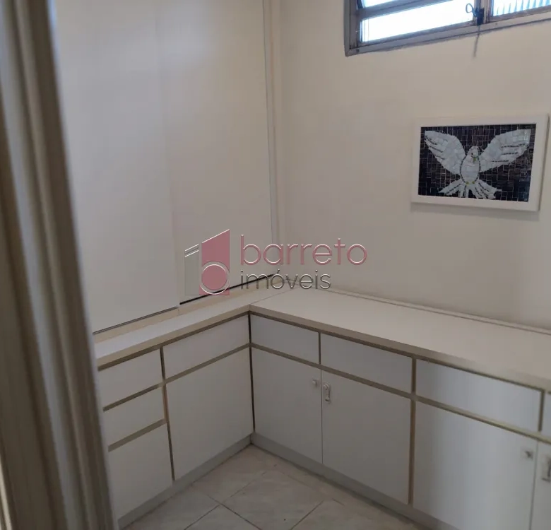 APARTAMENTO À VENDA NO EDIFÍCIO MARECHAL DEODORO NO CENTRO DE JUNDIAÍ/SP