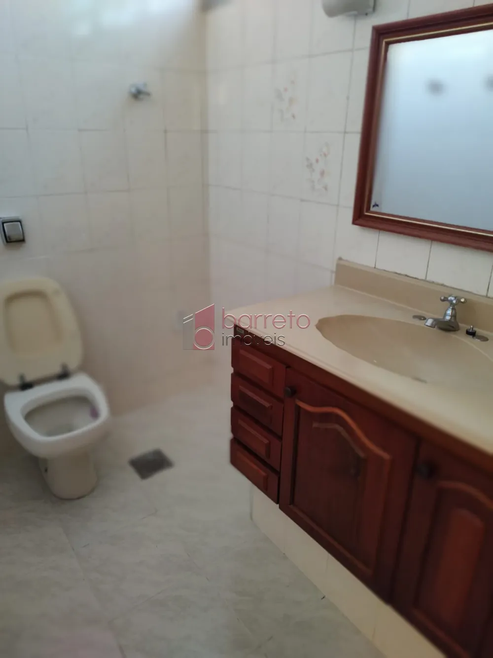 APARTAMENTO À VENDA NO EDIFÍCIO MARECHAL DEODORO NO CENTRO DE JUNDIAÍ/SP