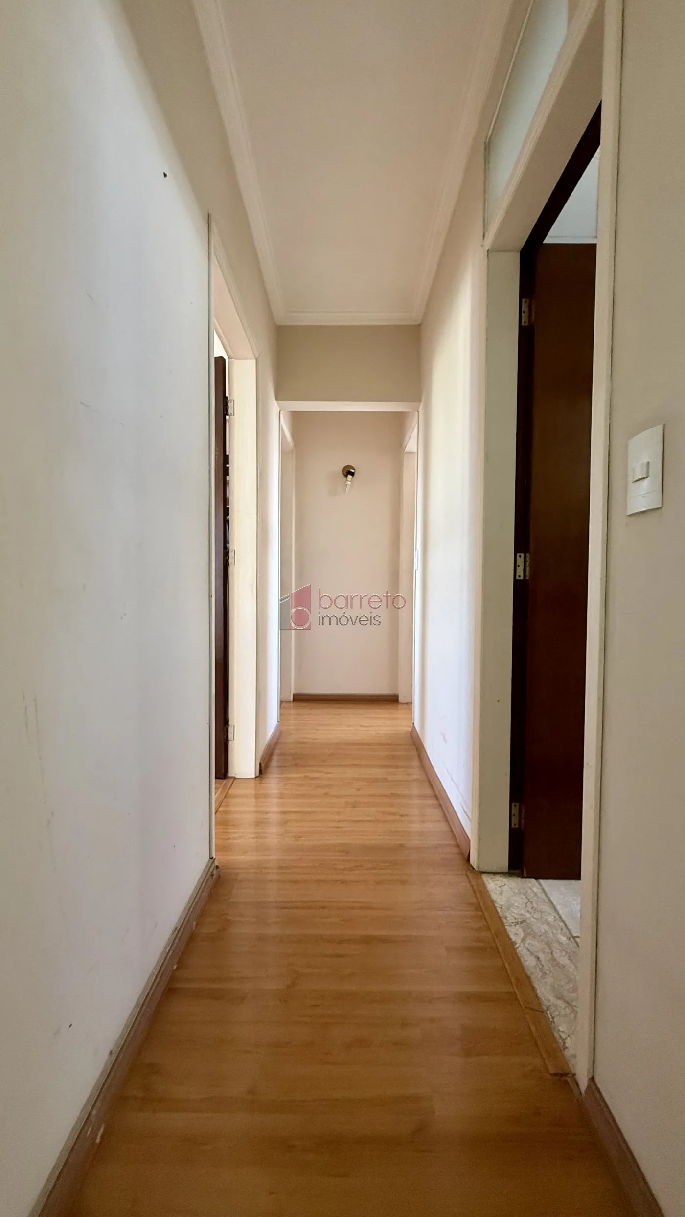 APARTAMENTO COM 3 DORMITÓRIOS À VENDA NO EDIFÍCIO MARTINS – CENTRO – JUNDIAÍ/SP