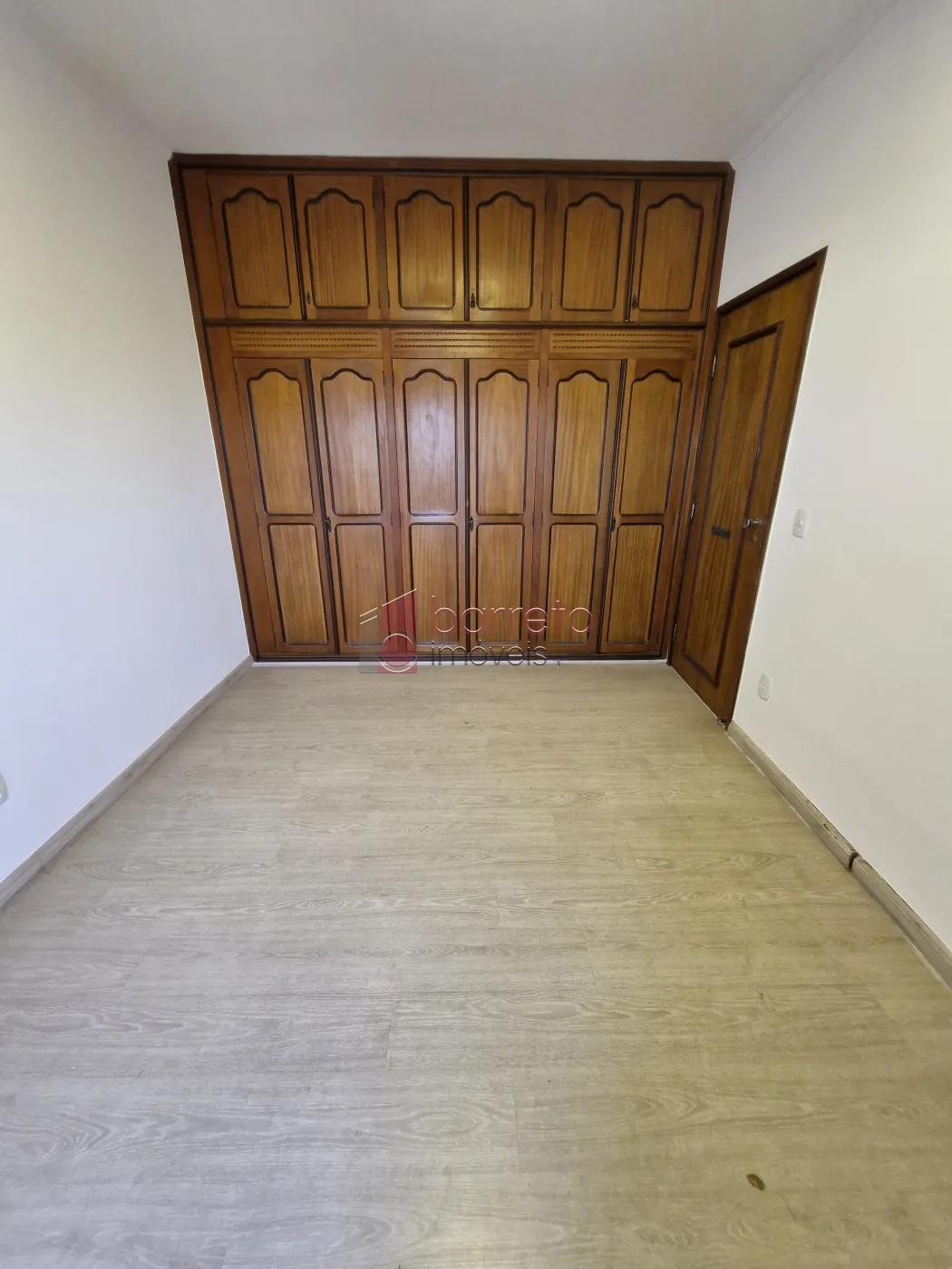 APARTAMENTO PARA LOCAÇÃO OU VENDA, NO CONDOMÍNIO EDIFÍCIO MEDITERRÂNEO NO CENTRO DE JUNDIAÍ – SP