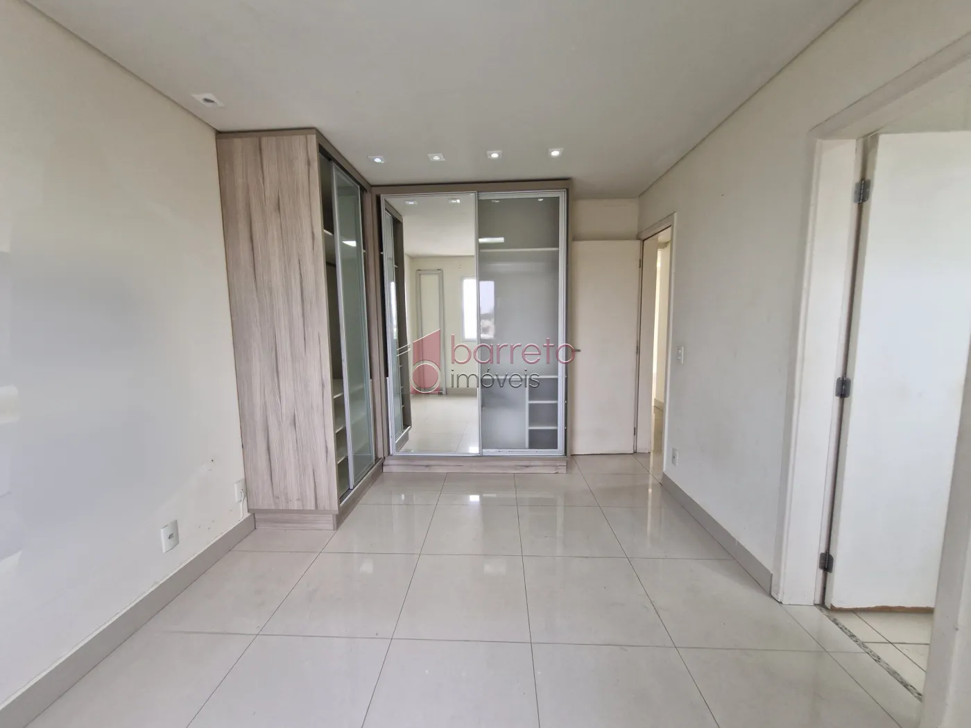 APARTAMENTO À VENDA NO CONDOMÍNIO PIAZZA MESSINA – JARDIM MESSINA EM JUNDIAÍ/SP