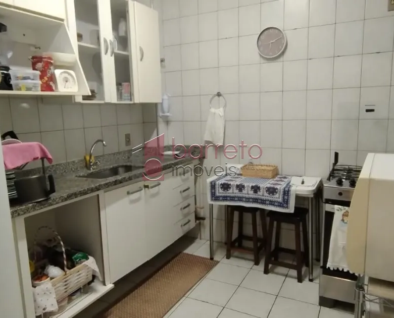 APARTAMENTO À VENDA NO CONDOMÍNIO CHÁCARA DAS FLORES II – JARDIM SANTA TERESA – JUNDIAÍ/SP