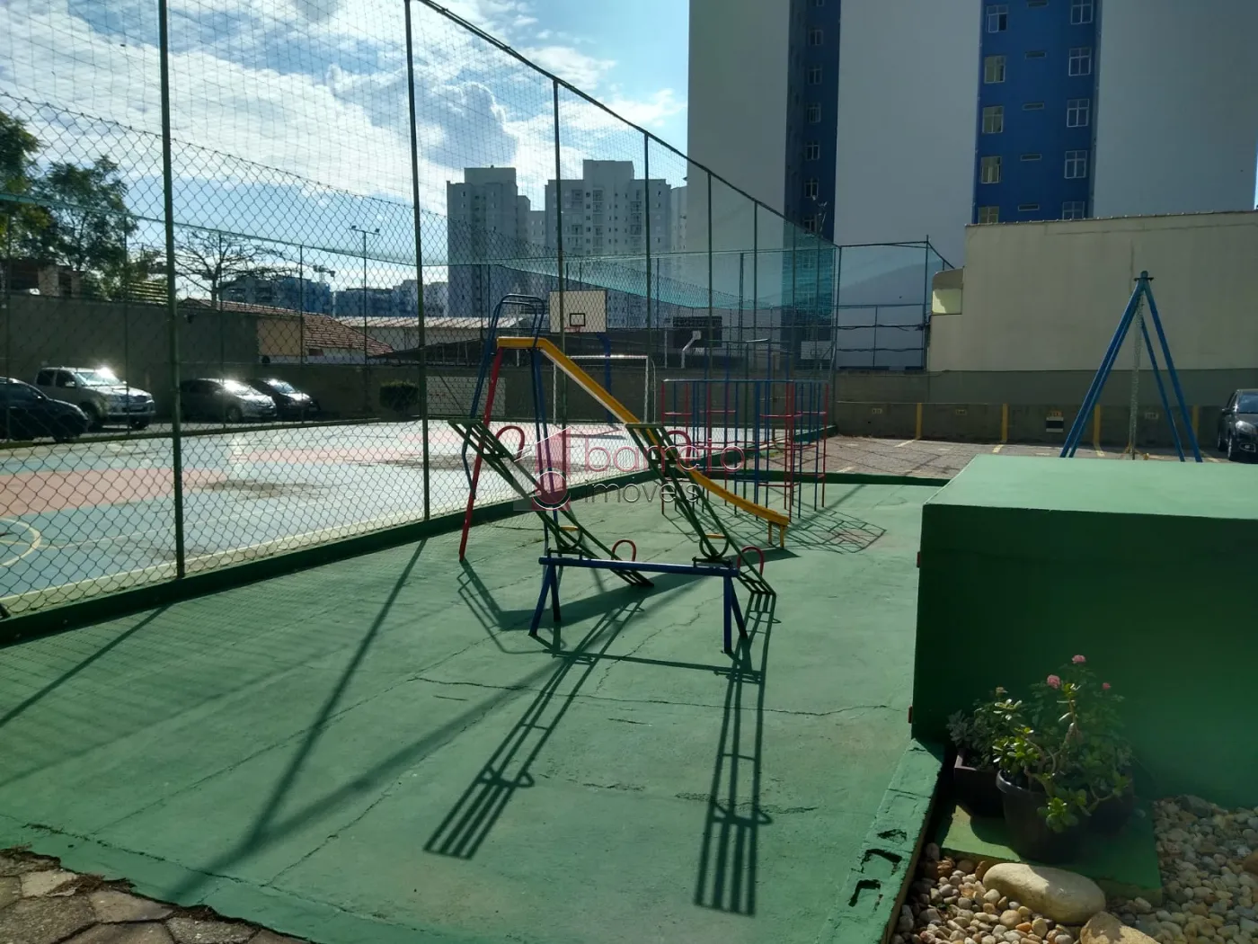 APARTAMENTO À VENDA NO CONDOMÍNIO CHÁCARA DAS FLORES II – JARDIM SANTA TERESA – JUNDIAÍ/SP