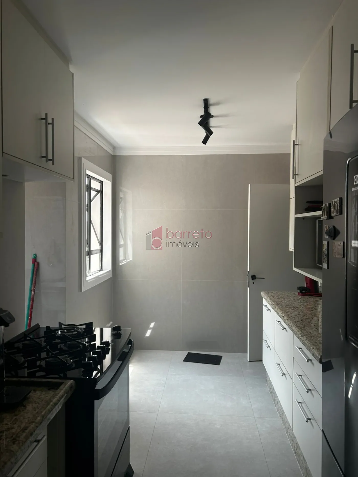 APARTAMENTO À VENDA NO CONDOMÍNIO PASÁRGADA NA VILA DAS HORTÊNCIAS – JUNDIAÍ/SP