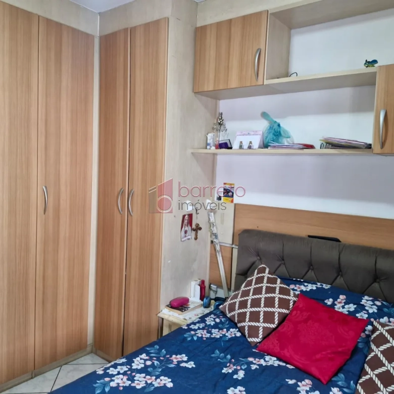 APARTAMENTO À VENDA NO CONDOMÍNIO CHÁCARA DAS FLORES II – JARDIM SANTA TERESA – JUNDIAÍ-SP