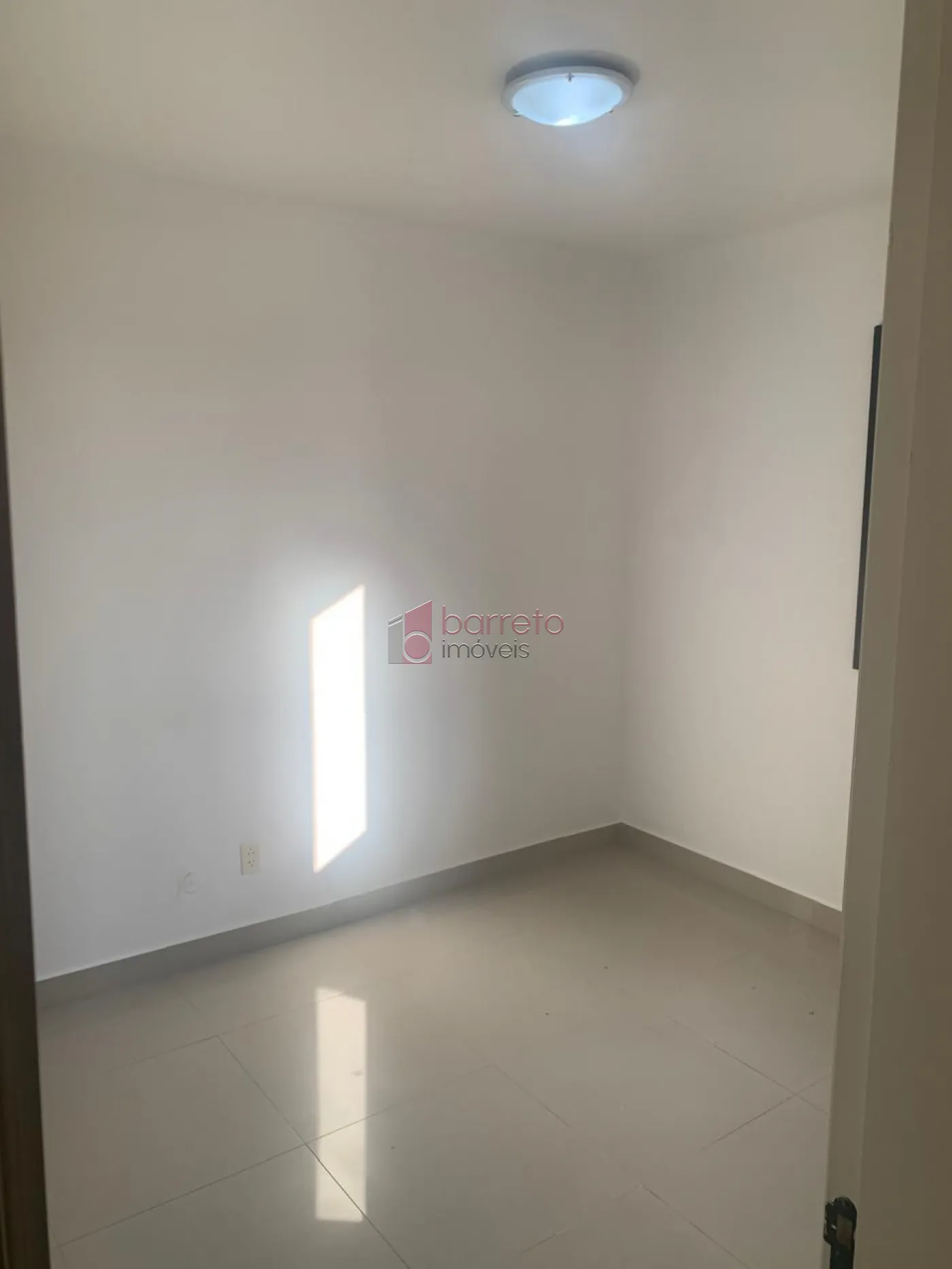 APARTAMENTO À VENDA NO CONDOMÍNIO SÃO FRANCISCO DE ASSIS NO BAIRRO DO RETIRO EM JUNDIAÍ/SP