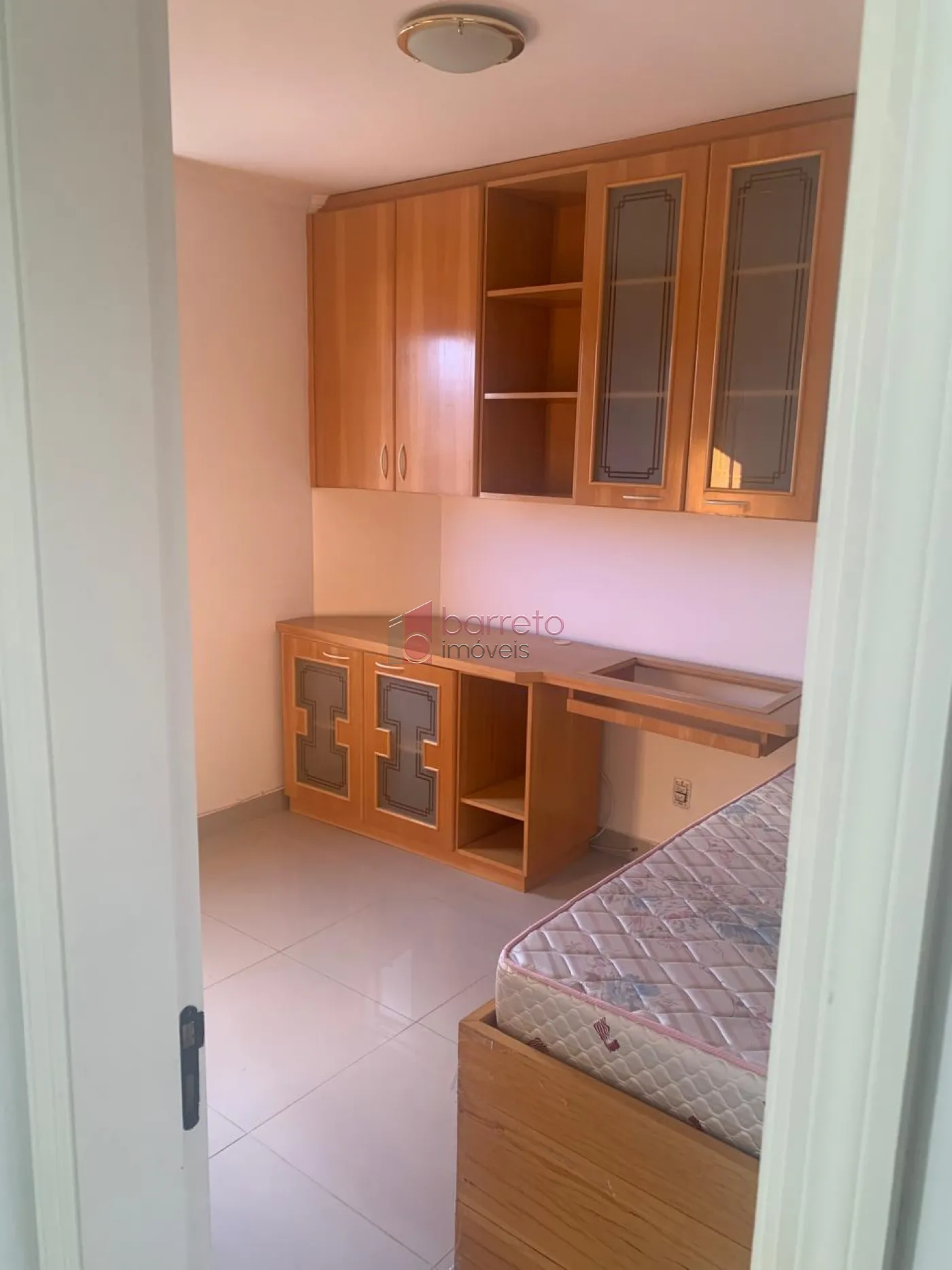 APARTAMENTO À VENDA NO CONDOMÍNIO SÃO FRANCISCO DE ASSIS NO BAIRRO DO RETIRO EM JUNDIAÍ/SP