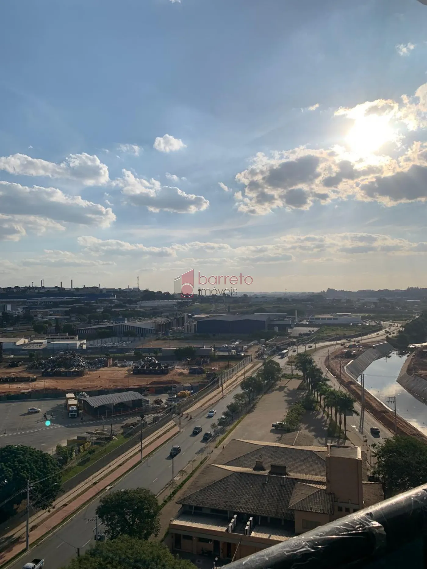APARTAMENTO À VENDA NO CONDOMÍNIO SÃO FRANCISCO DE ASSIS NO BAIRRO DO RETIRO EM JUNDIAÍ/SP