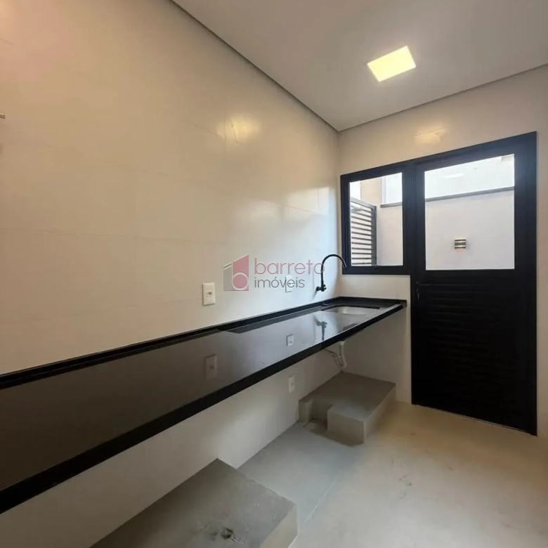 SOBRADO À VENDA – 03 QUARTOS – BRISAS DA MATA – JUNDIAÍ/SP