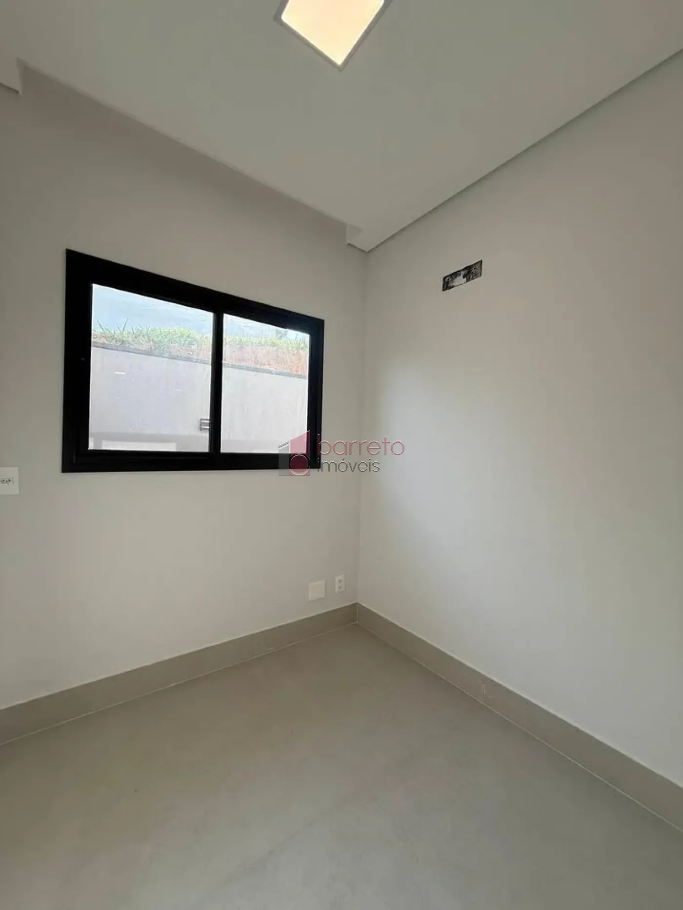 SOBRADO À VENDA – 03 QUARTOS – BRISAS DA MATA – JUNDIAÍ/SP