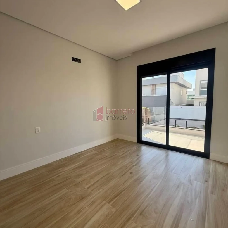 SOBRADO À VENDA – 03 QUARTOS – BRISAS DA MATA – JUNDIAÍ/SP