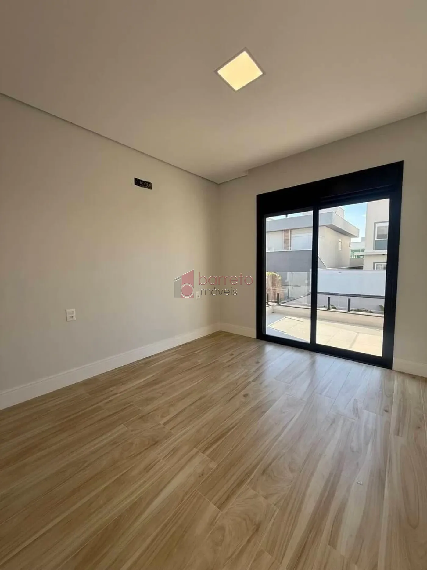 SOBRADO À VENDA – 03 QUARTOS – BRISAS DA MATA – JUNDIAÍ/SP